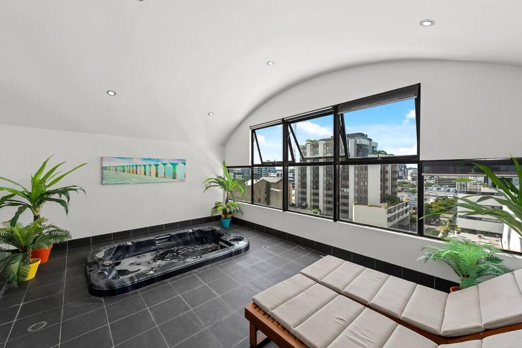 Apartment To…everything! 1bed/1bath/1car/cbd Views Brisbane
