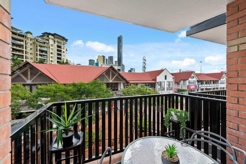 To…everything! 1bed/1bath/1car/cbd Views Apartment Brisbane