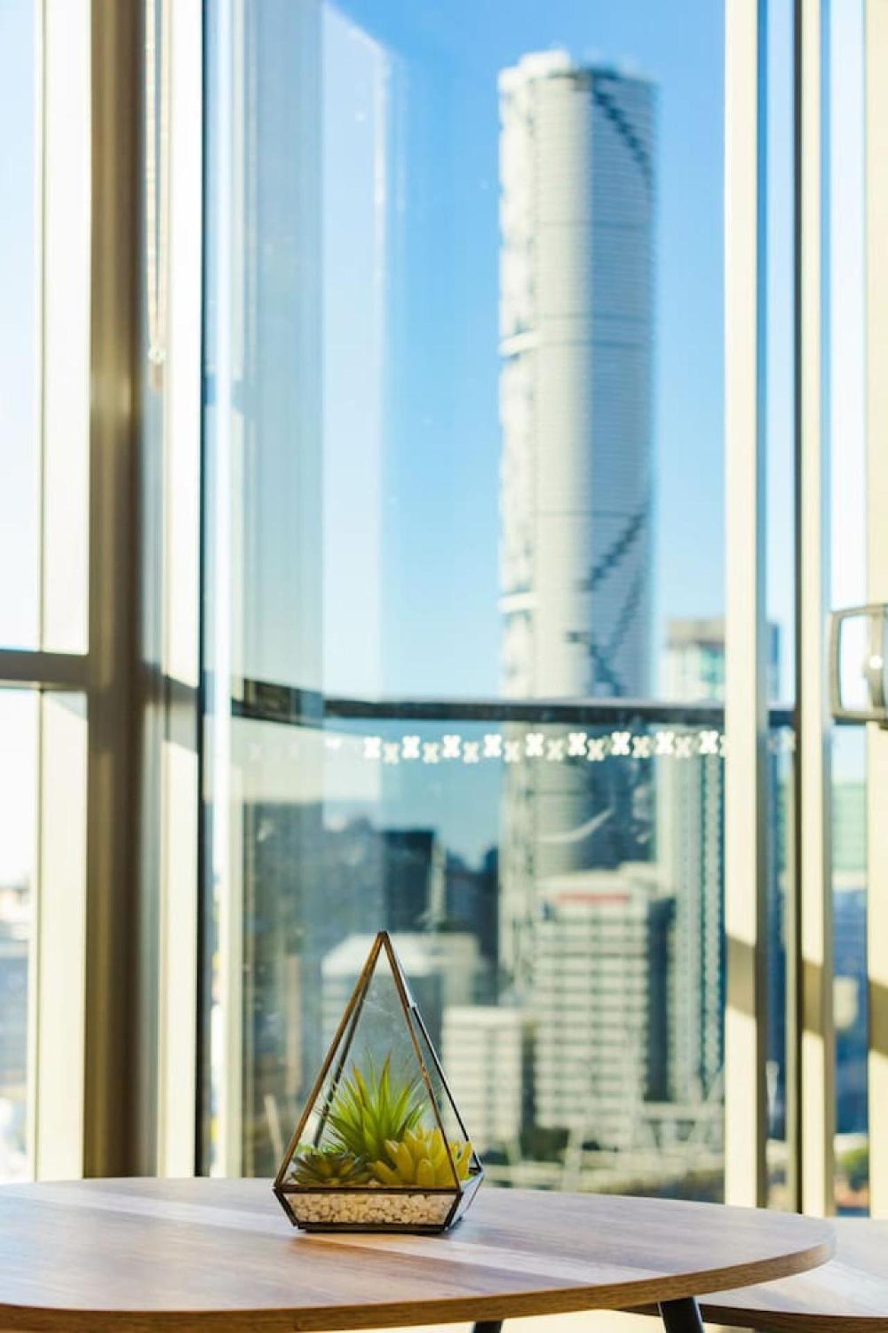 Location 1br W View South Bne Holiday home *