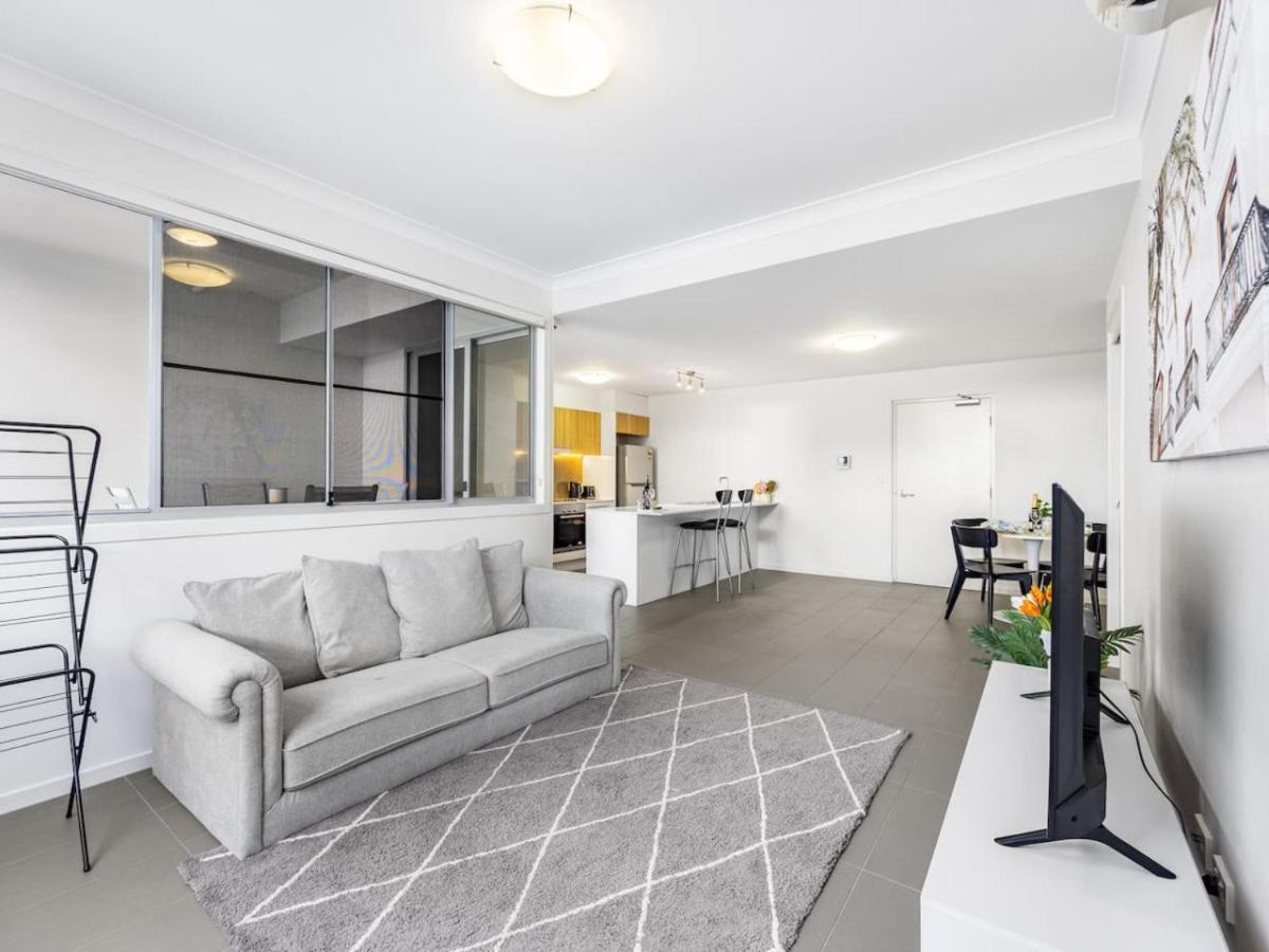 Chic Modern Retreat 1br W Pool Kelvin Grove Apartment