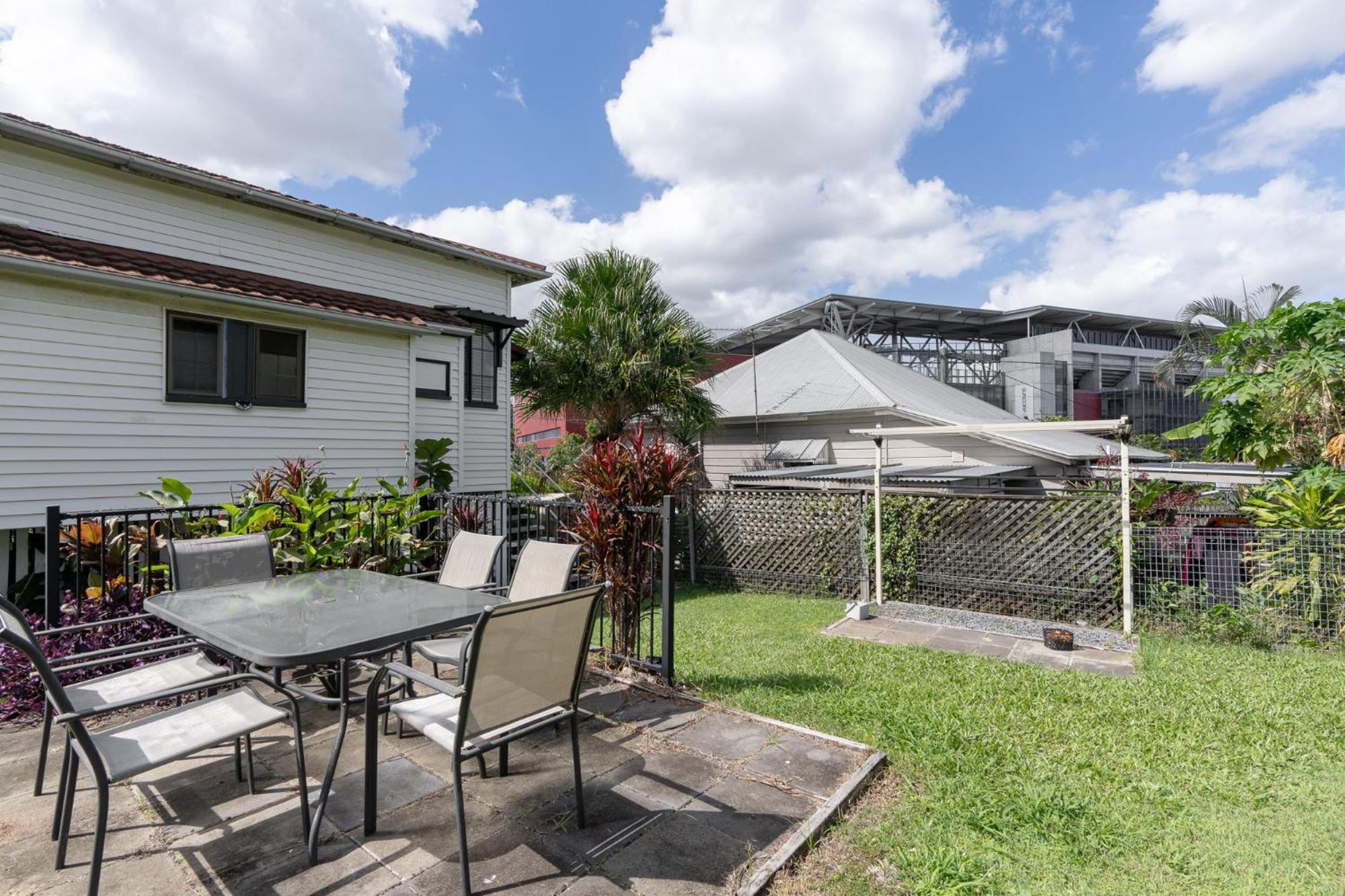 Holiday home Bright & Cosy 1-bed 15-min From Cbd *