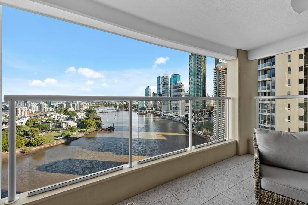 Apartment Stunning! 2bed, 1bath, 1car, Views - Cbd