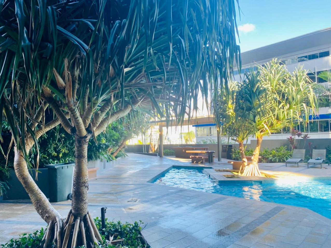 Apartment Luxury And Convenient Unit In South