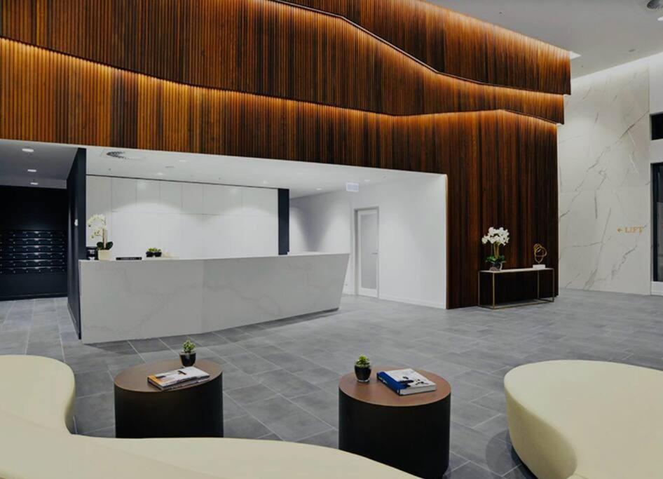 Apartment Luxury And Convenient Unit In South *