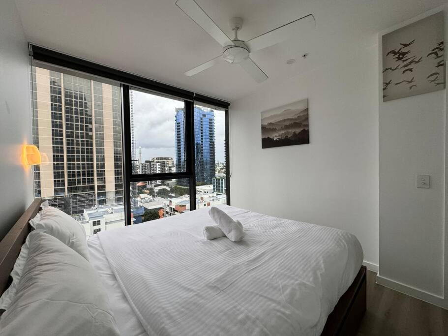 Luxury And Convenient Unit In South Brisbane