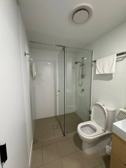 Apartment Luxury And Convenient Unit In South Brisbane