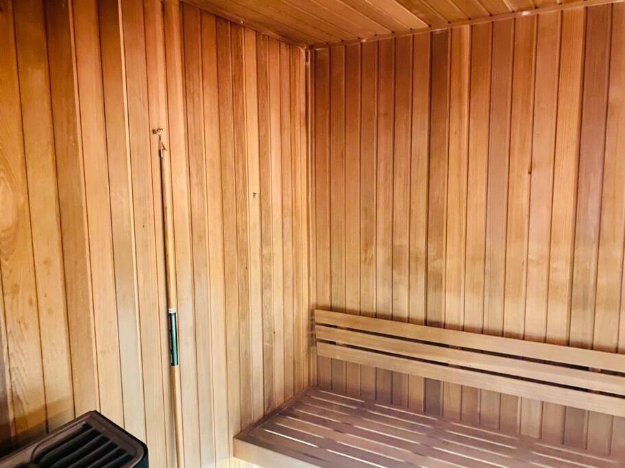 Apartment Luxury And Convenient Unit In South Brisbane