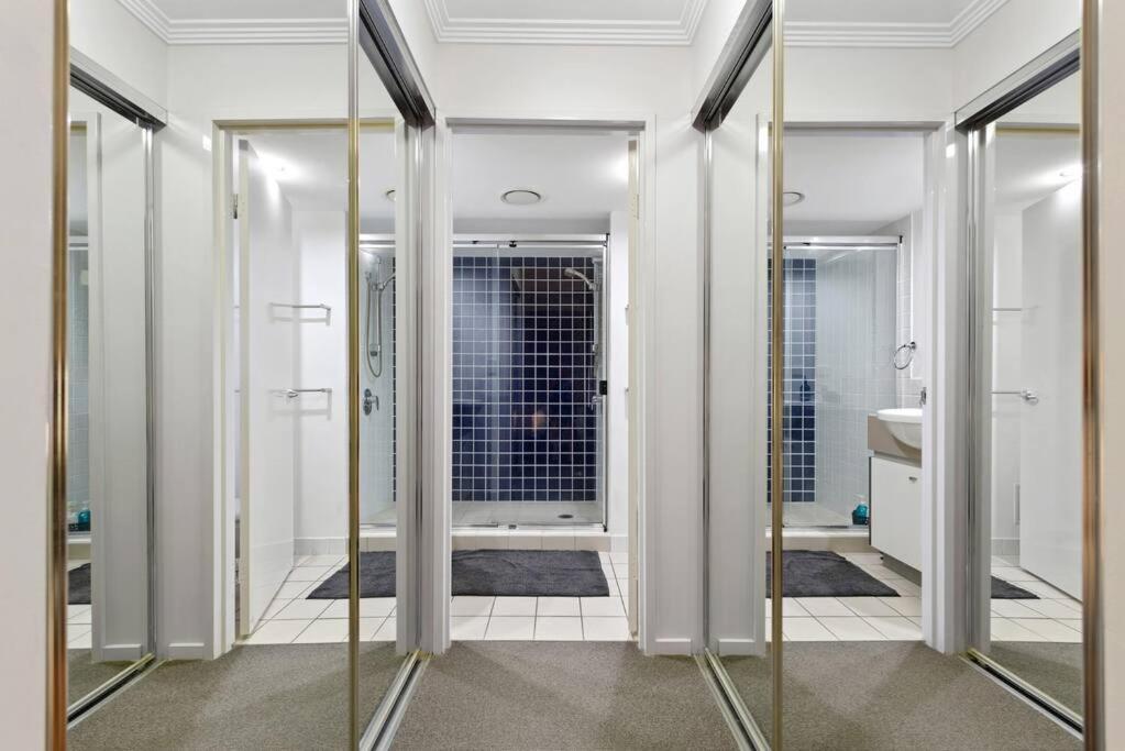 Heights ~ 2bed/2bath/car/pool/views ~ Cbd Brisbane