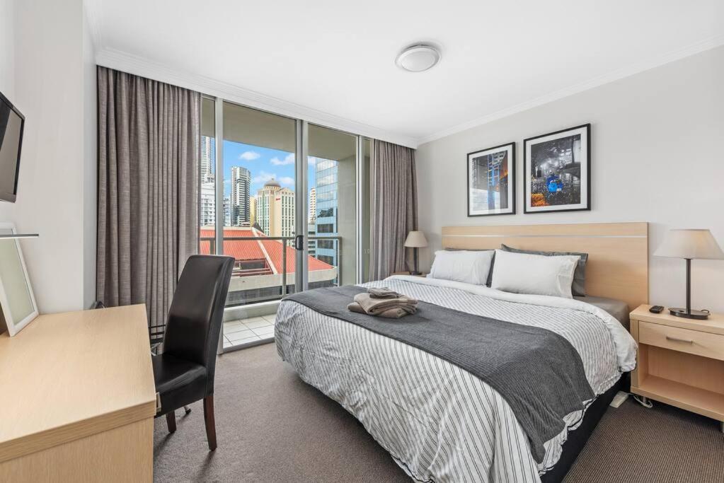 Heights ~ 2bed/2bath/car/pool/views ~ Cbd Brisbane