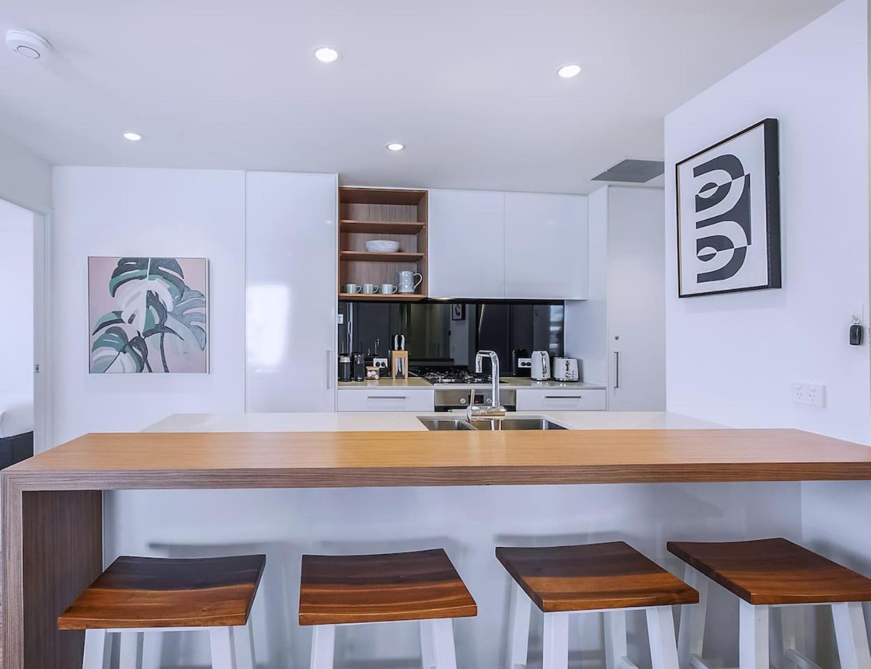 Apartment Regatta Hideaway - A Breezy Balcony *