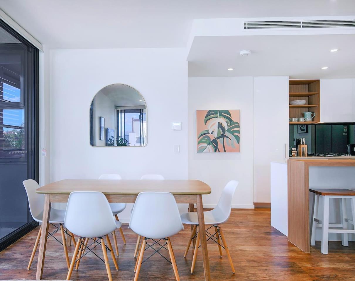 Apartment Regatta Hideaway - A Breezy Balcony Brisbane