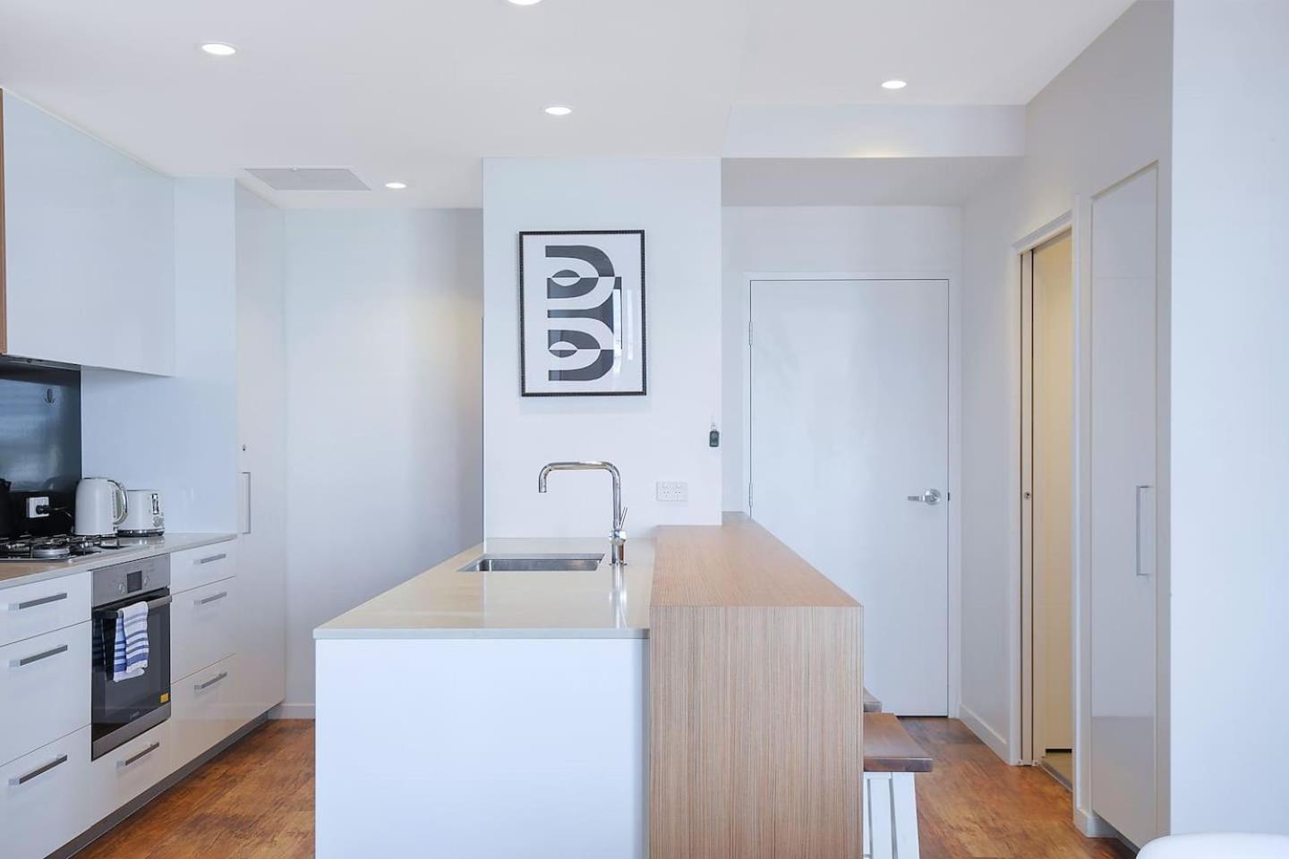 Apartment Regatta Hideaway - A Breezy Balcony *