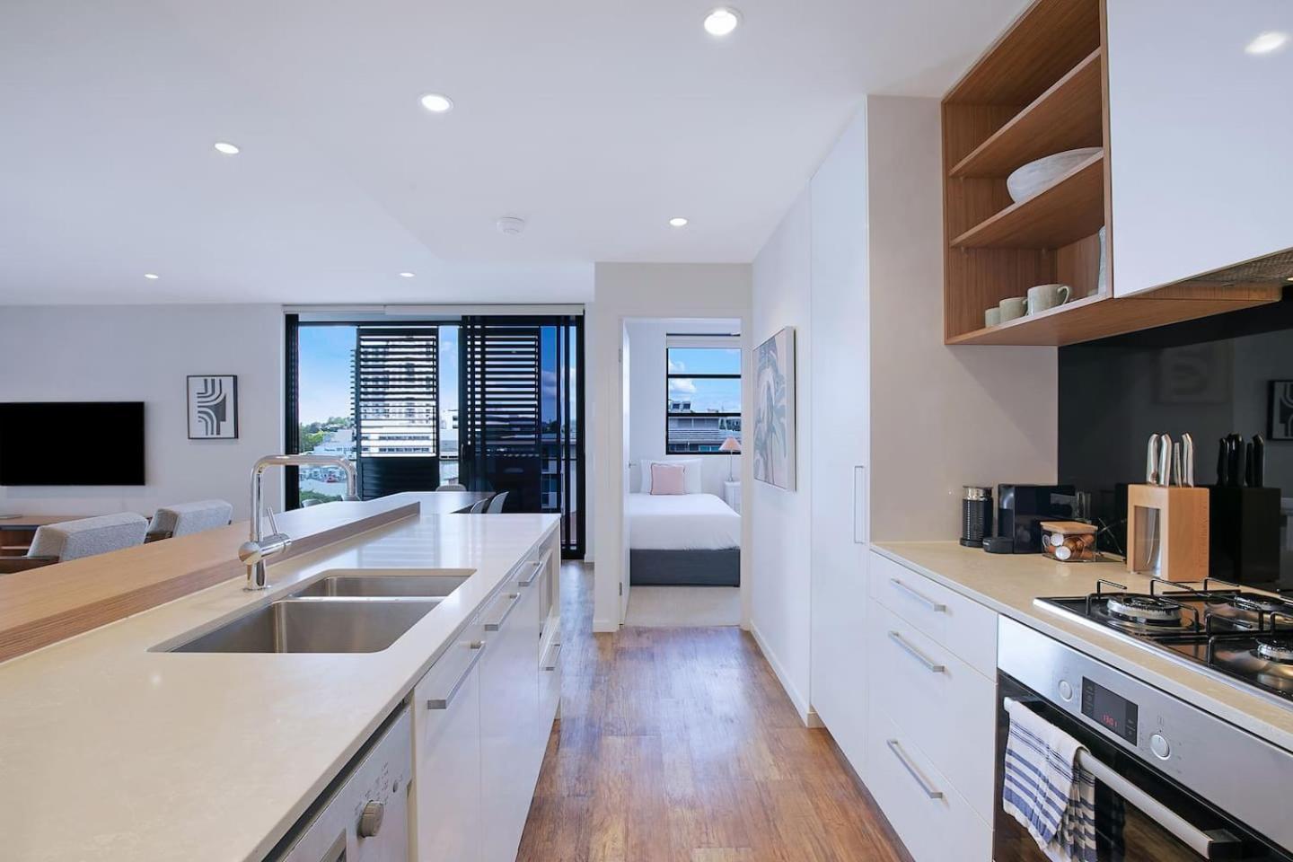 Apartment Regatta Hideaway - A Breezy Balcony Brisbane