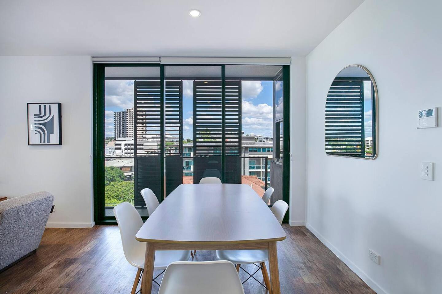 Regatta Hideaway - A Breezy Balcony * Brisbane
