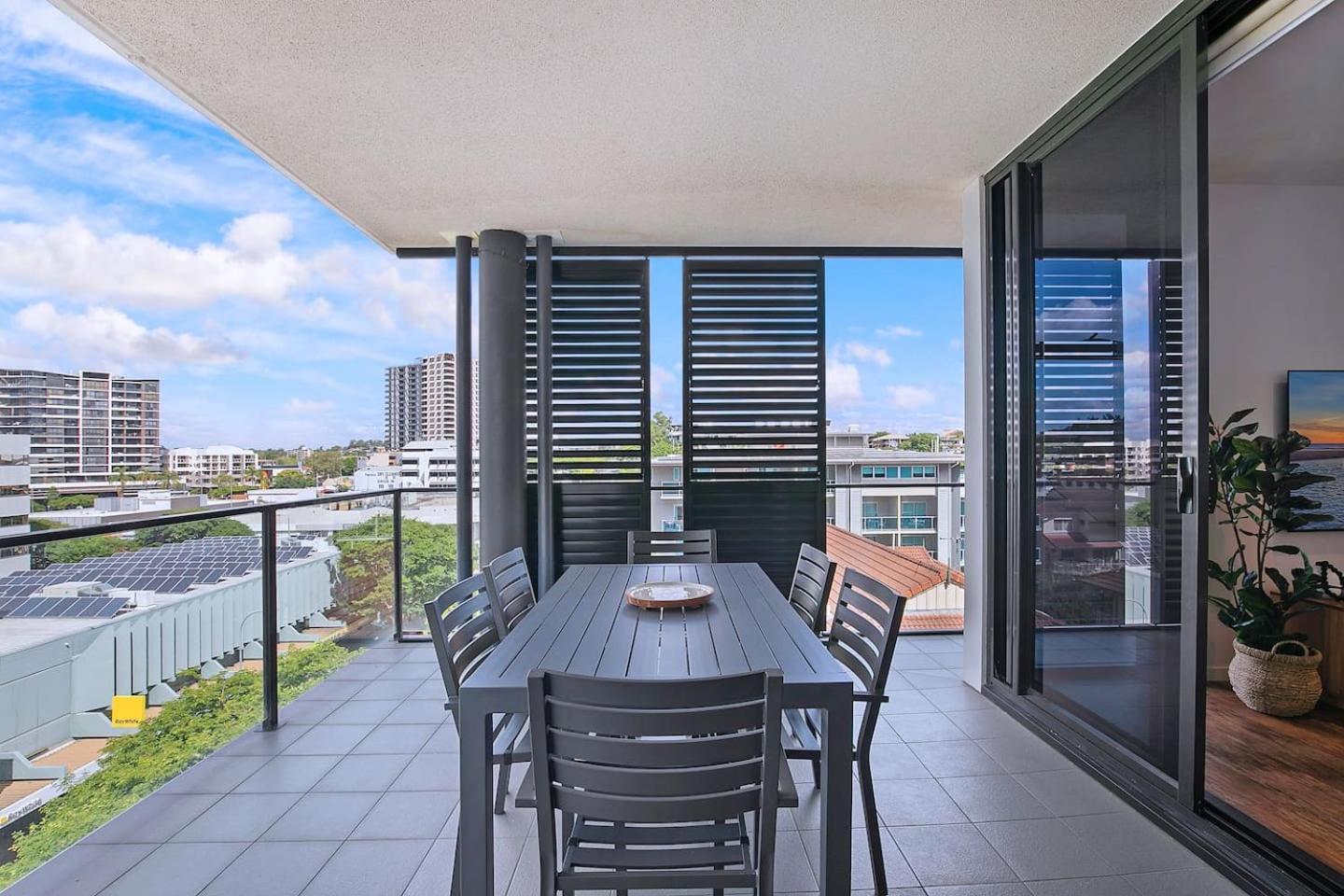 Apartment Regatta Hideaway - A Breezy Balcony