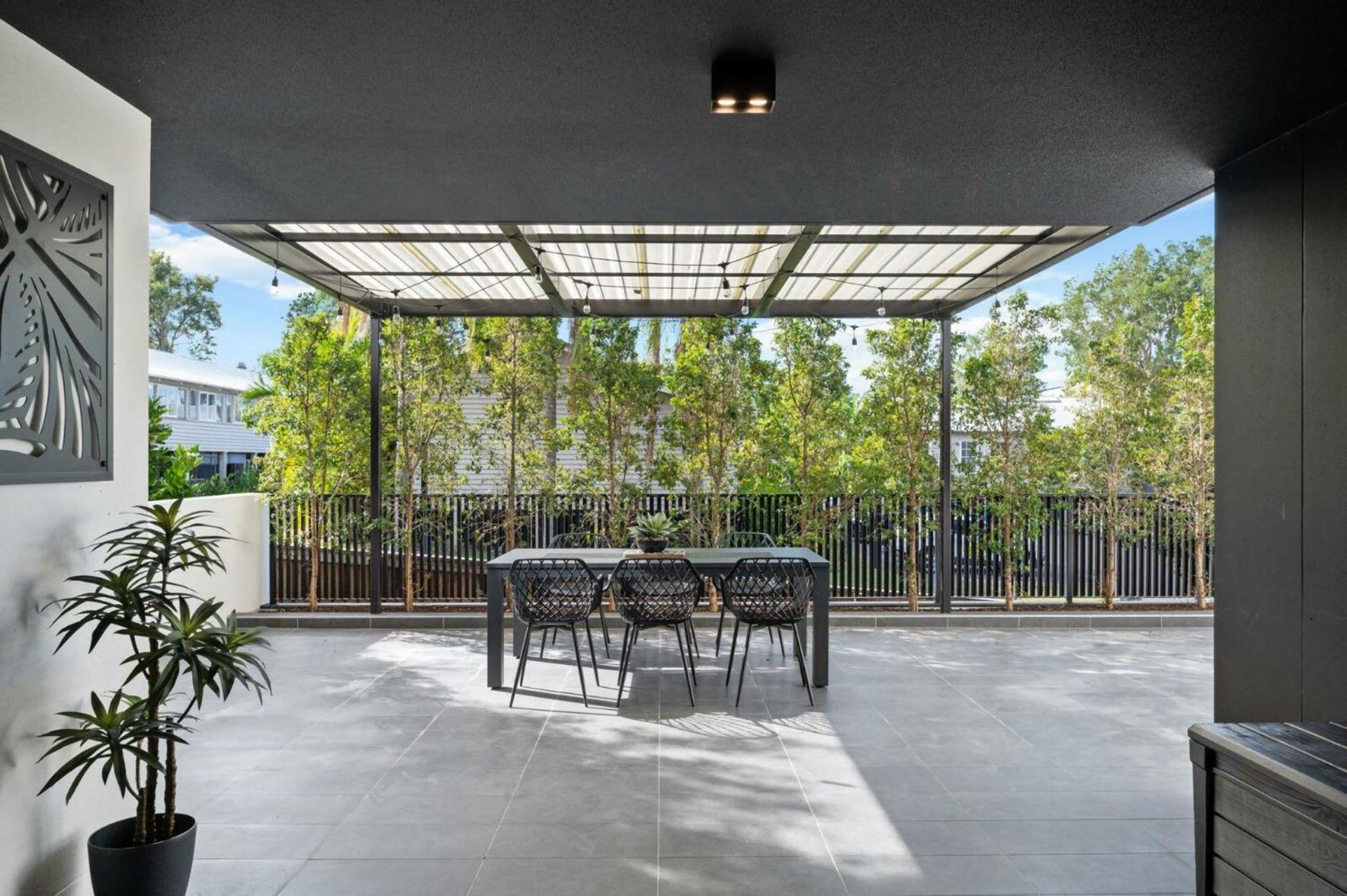 Queen Windsor Iqld Brisbane