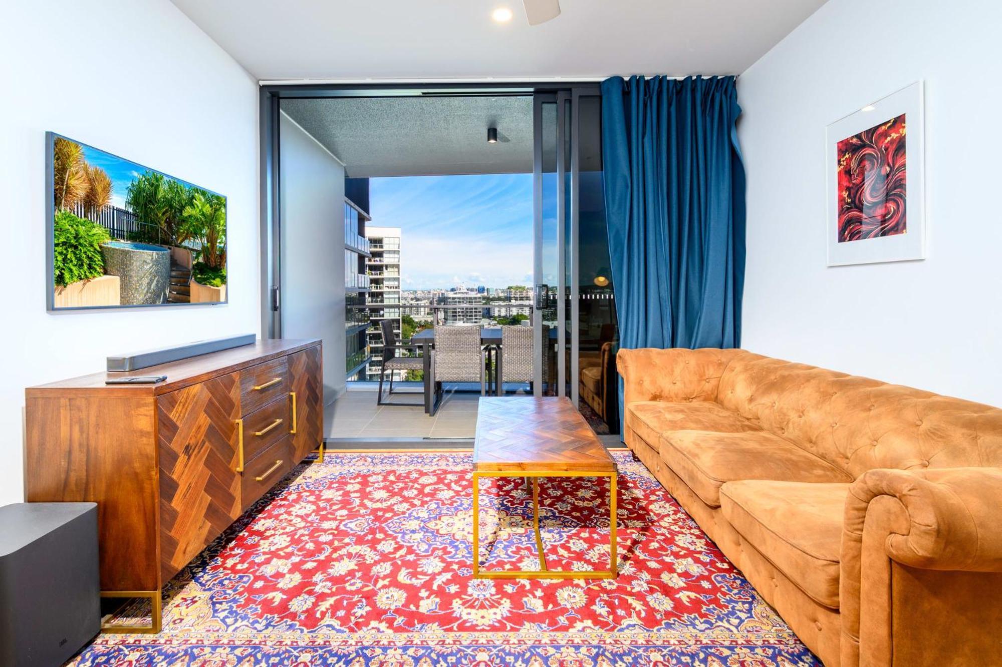 Stunning 2 Bedroom Retreat W Gym Sauna And Pool * Brisbane