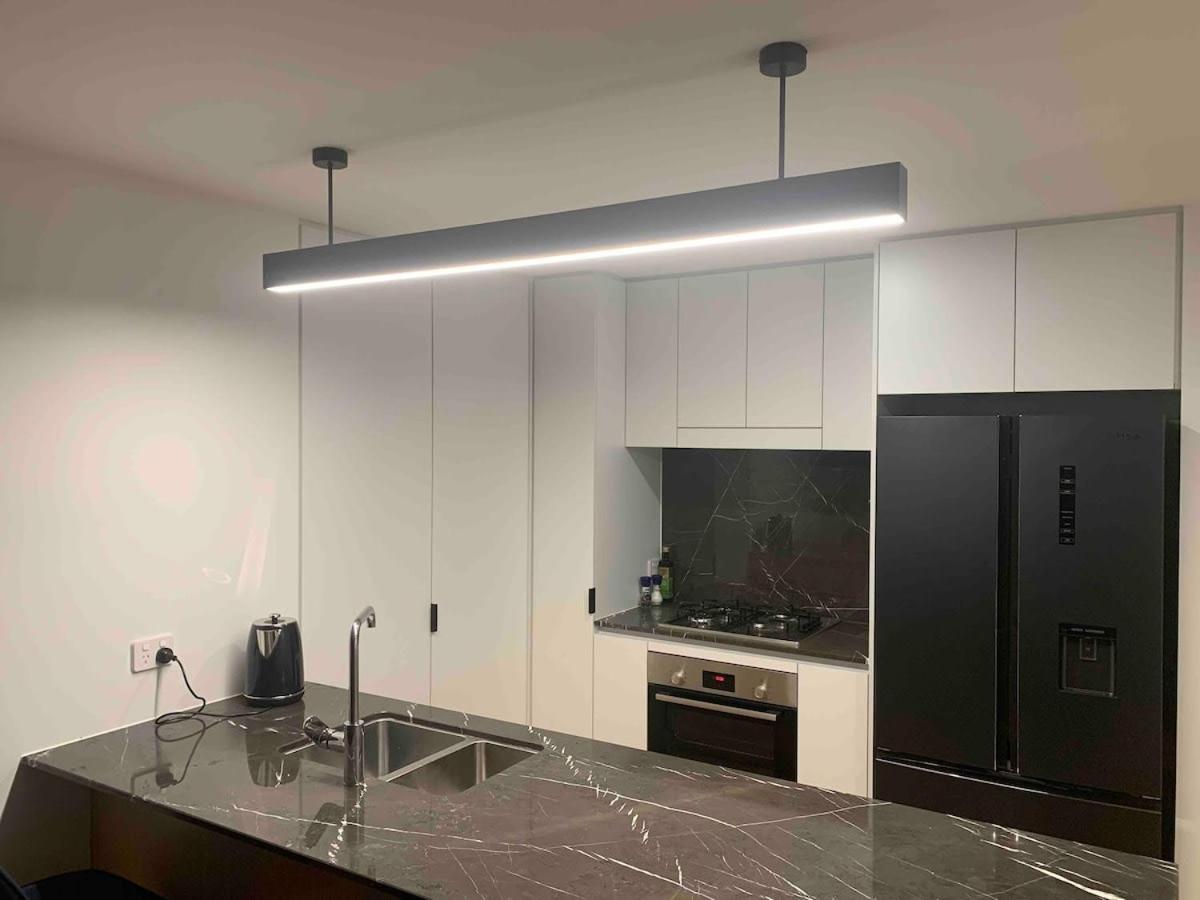Stunning 2 Bedroom Retreat W Gym Sauna And Pool Apartment