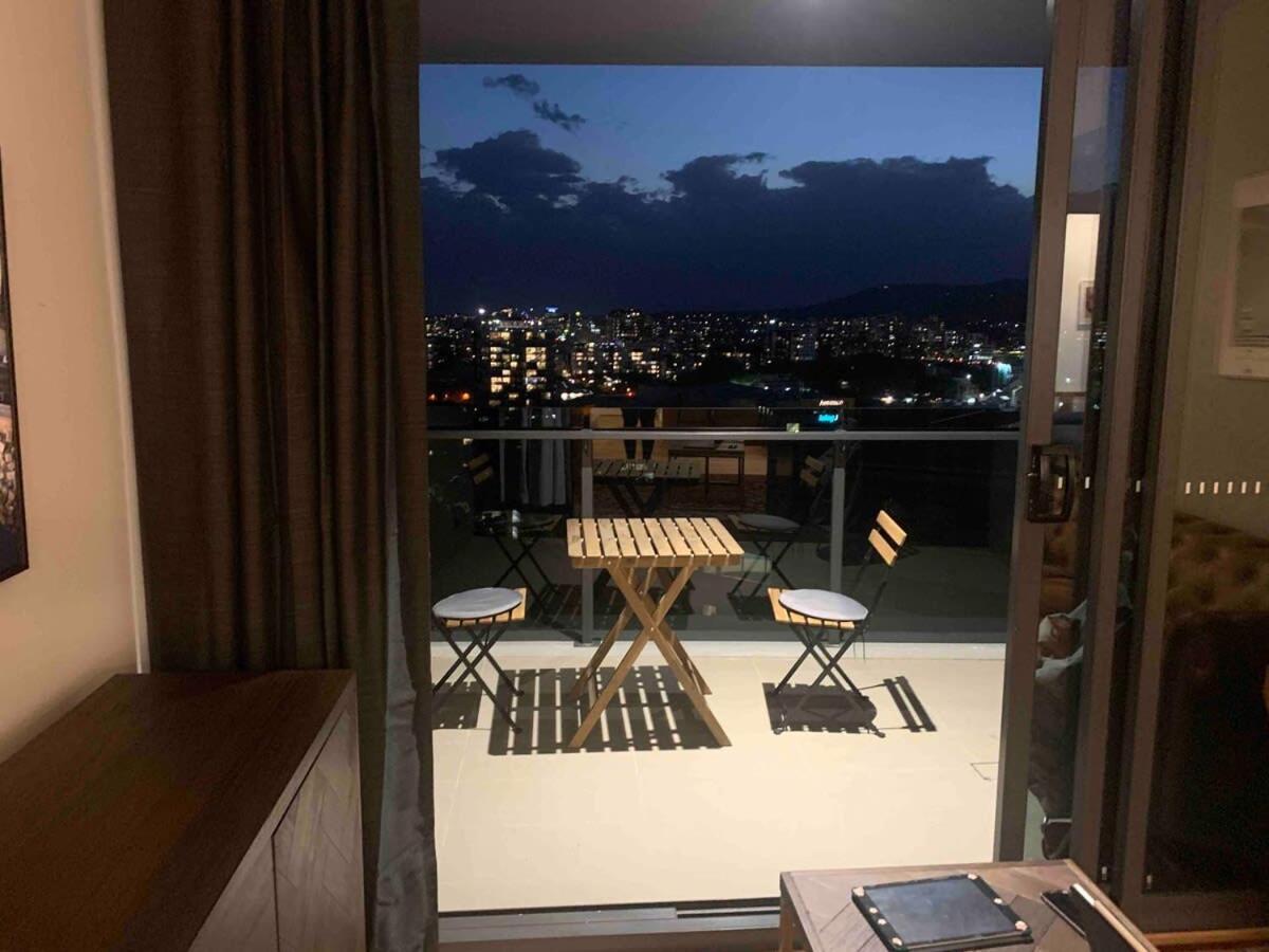 Apartment Stunning 2 Bedroom Retreat W Gym Sauna And Pool Brisbane