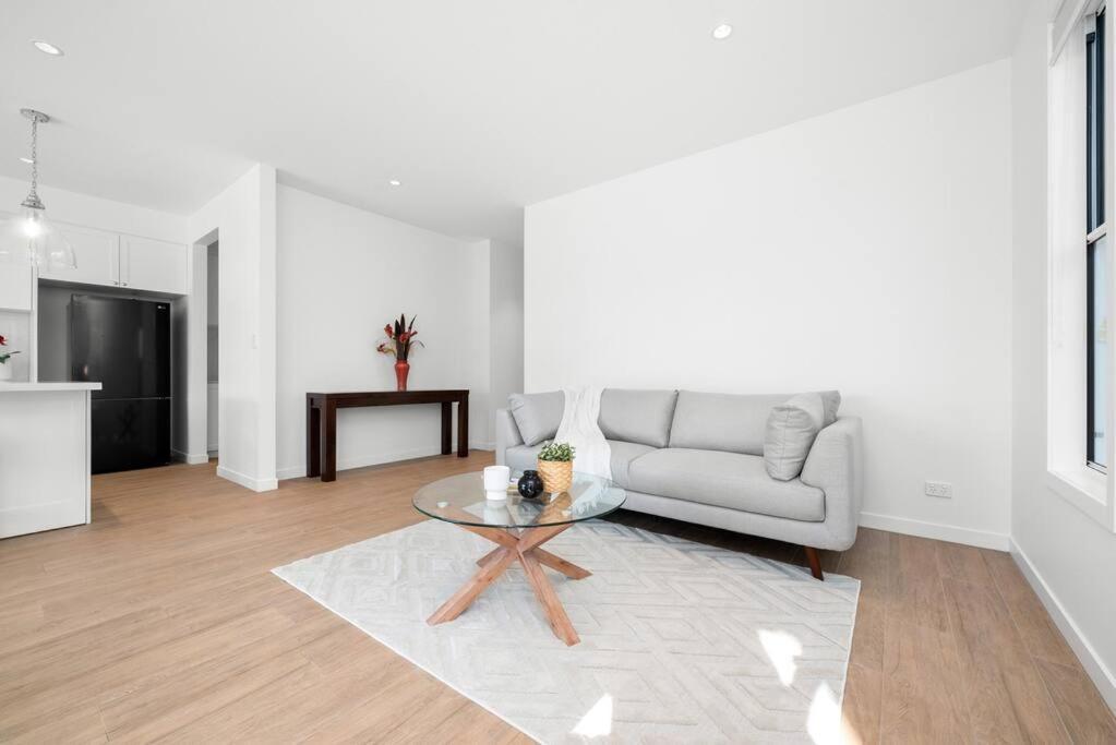 Luxury House With Pool, Close To Cbd Apartment *