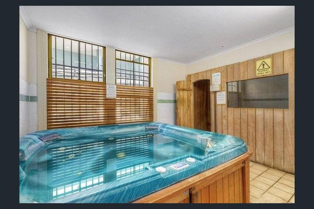 Cool New Yorker Cbd Apartment