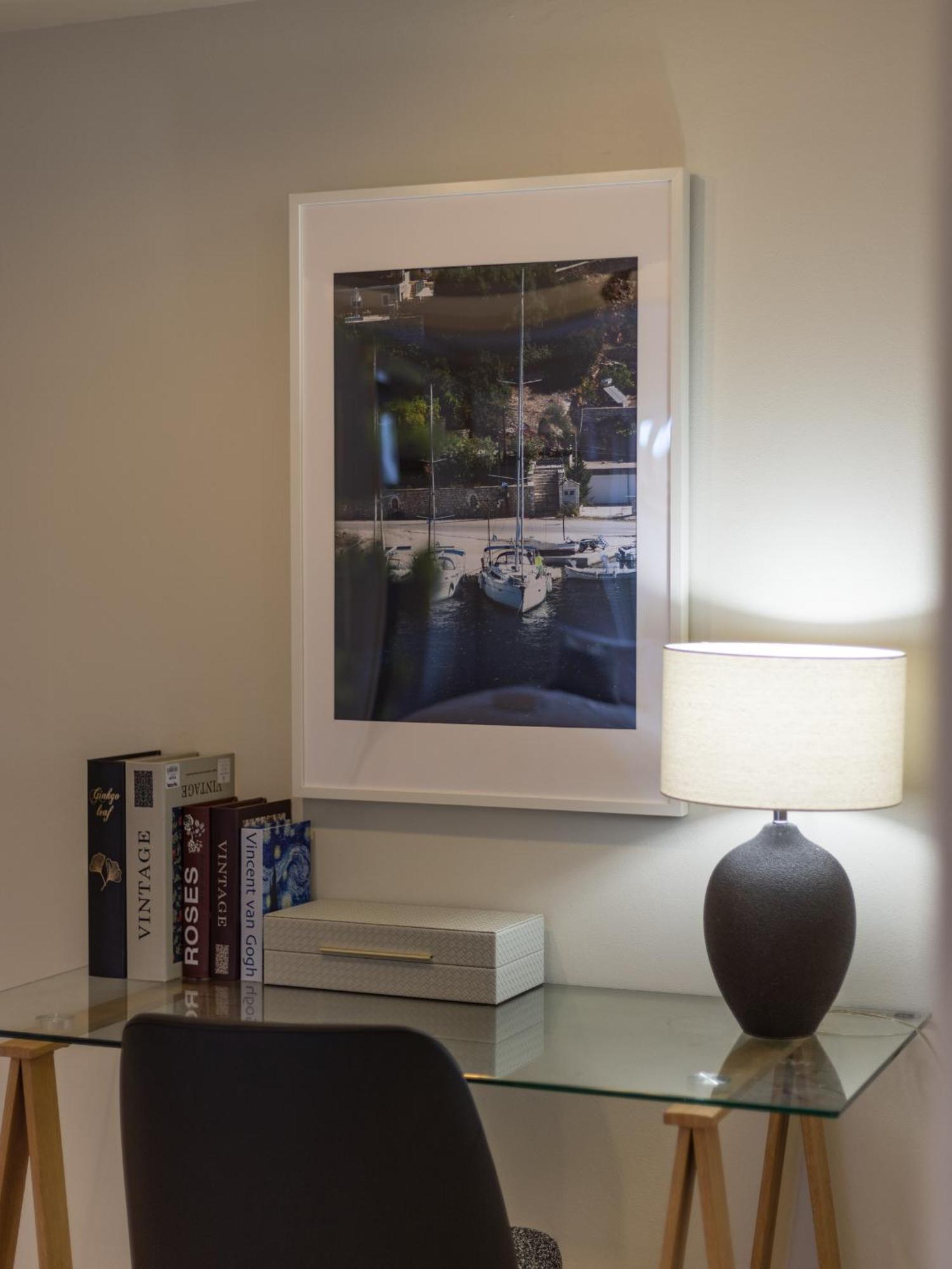 Apartment Riverside Heritage Chateau/convenient/free Carpark *