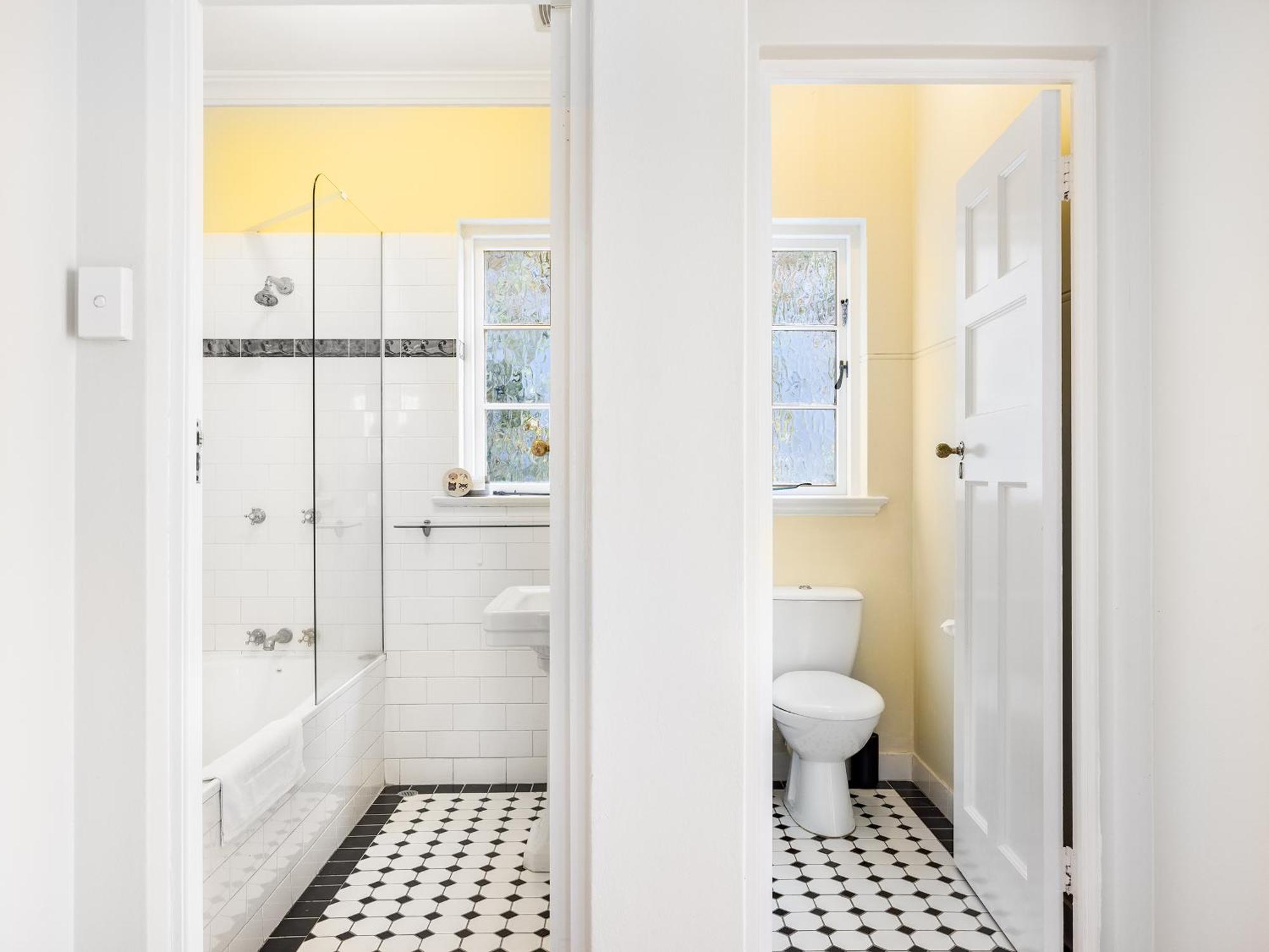 Riverside Heritage Chateau/convenient/free Carpark Apartment *