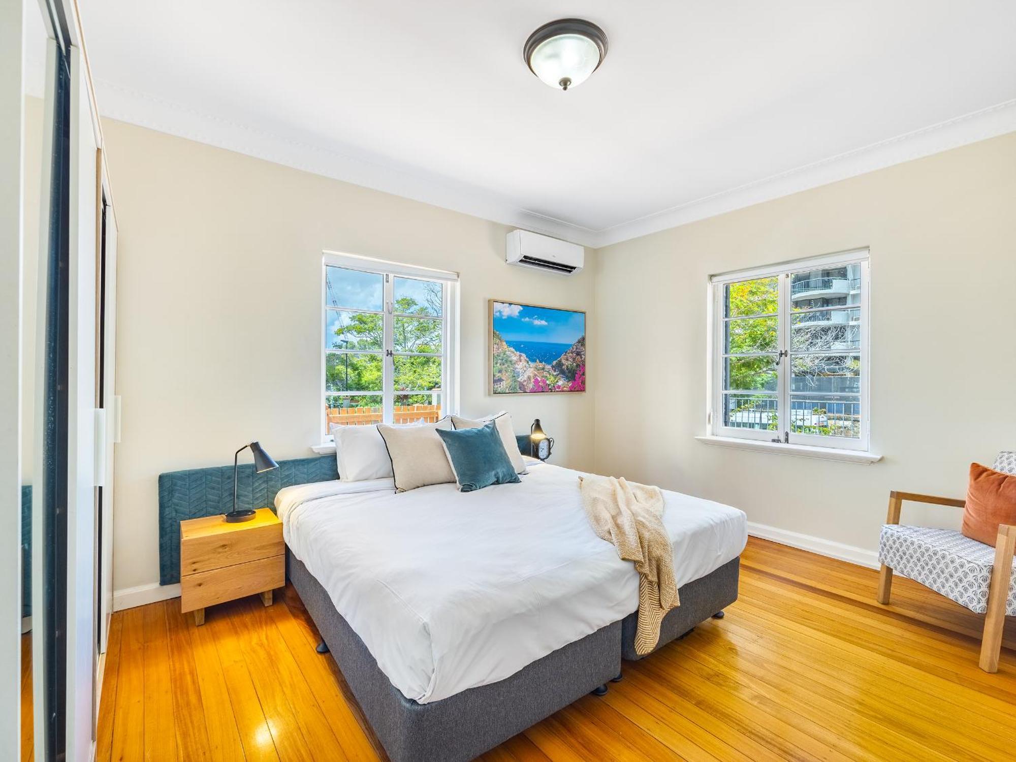 Riverside Heritage Chateau/convenient/free Carpark *