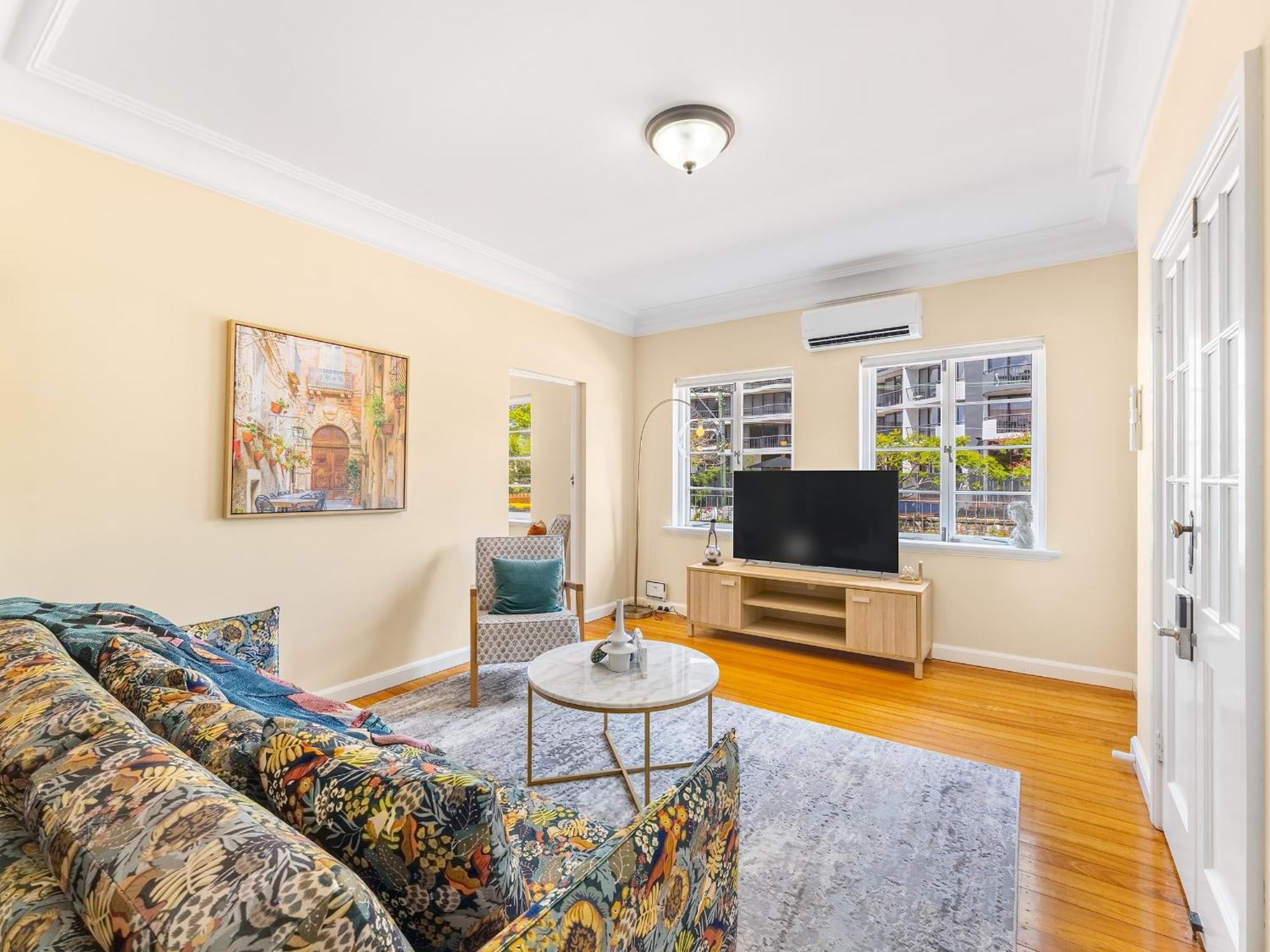 Apartment Riverside Heritage Chateau/convenient/free Carpark