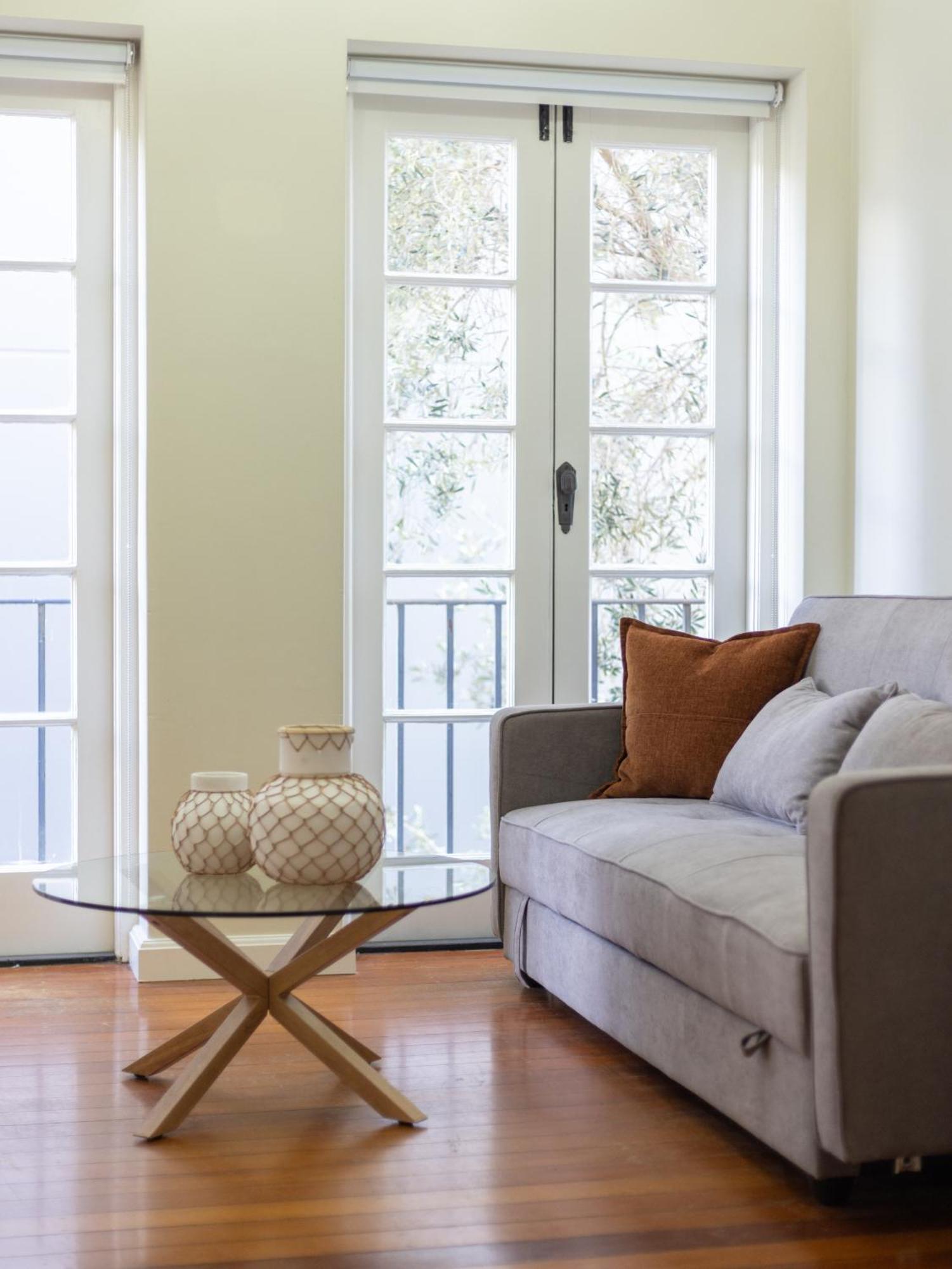 Apartment Riverside Heritage Chateau/convenient/free Carpark