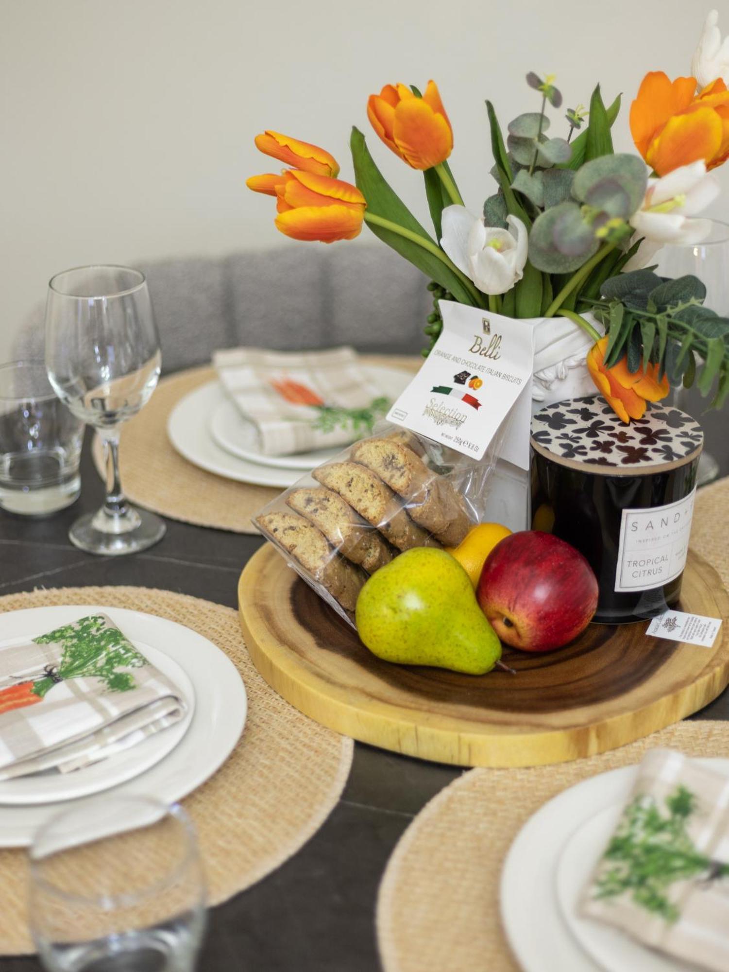 Riverside Heritage Chateau/convenient/free Carpark Apartment *