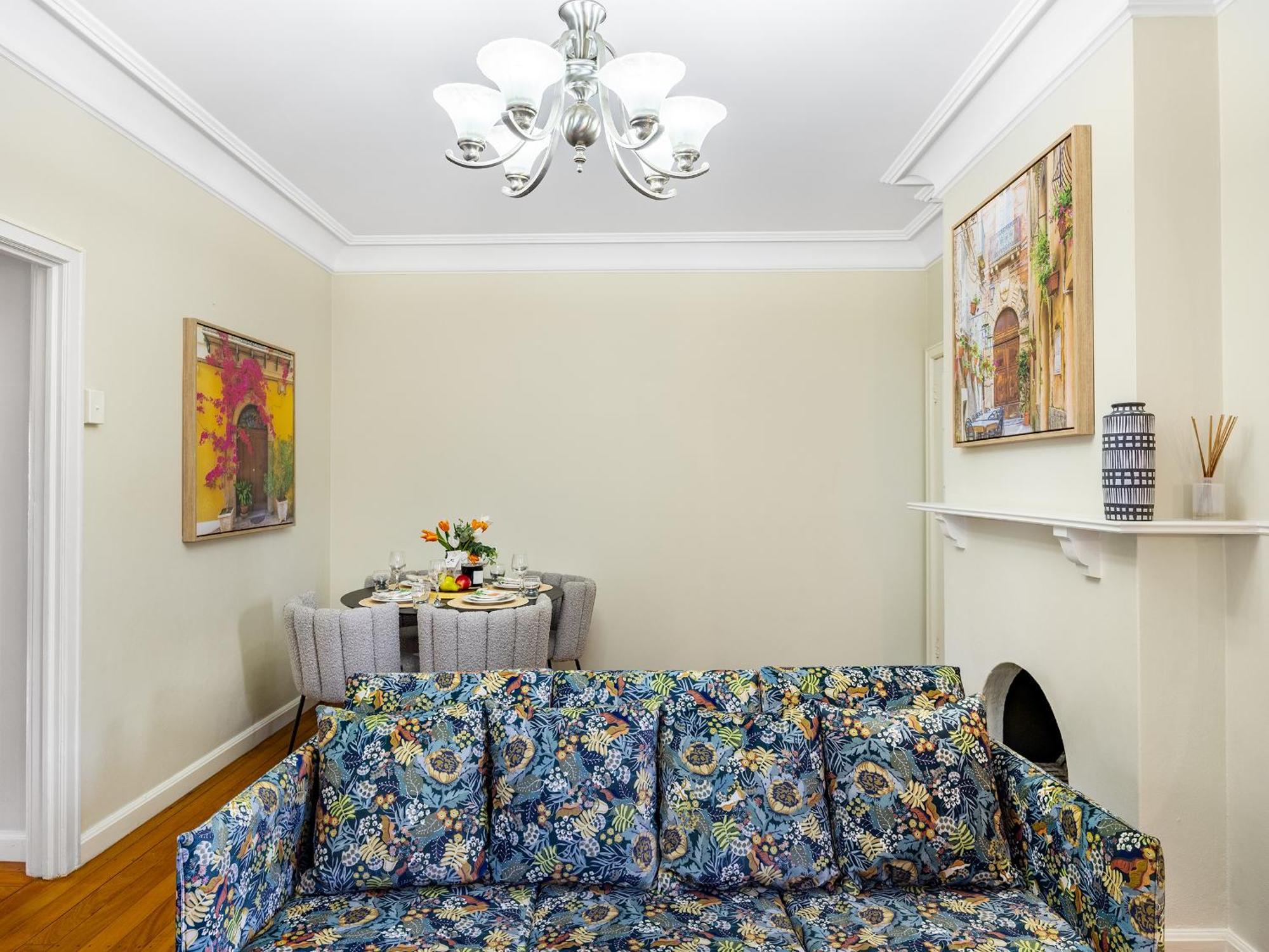 Riverside Heritage Chateau/convenient/free Carpark