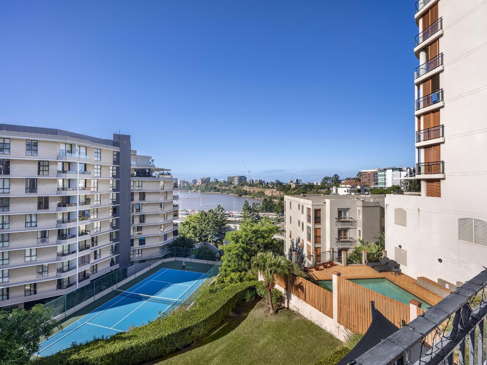 Riverside Heritage Chateau/convenient/free Carpark Brisbane
