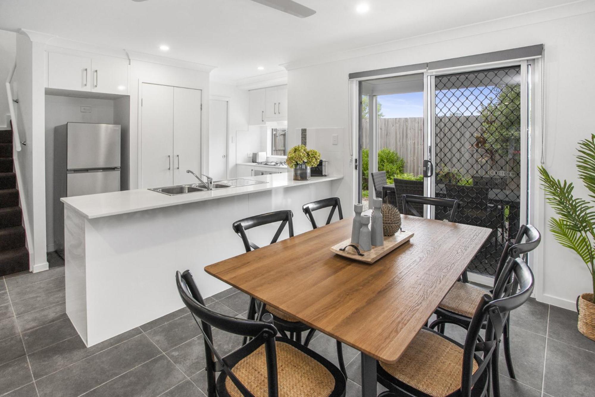 Comfortable 3-bed Retreat Close Parks Holiday home Brisbane