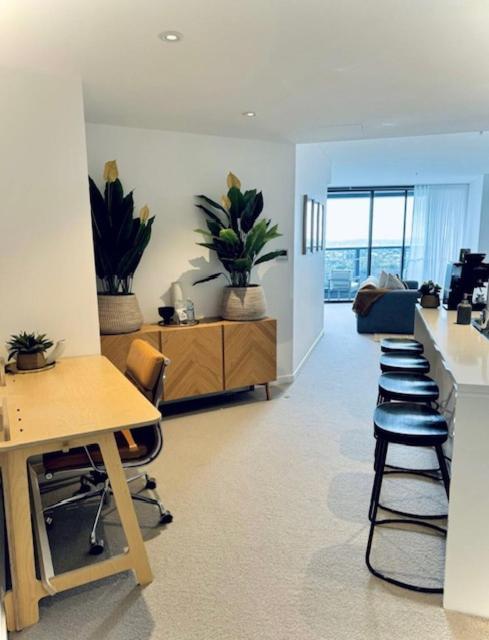 Luxury - Skytower L26