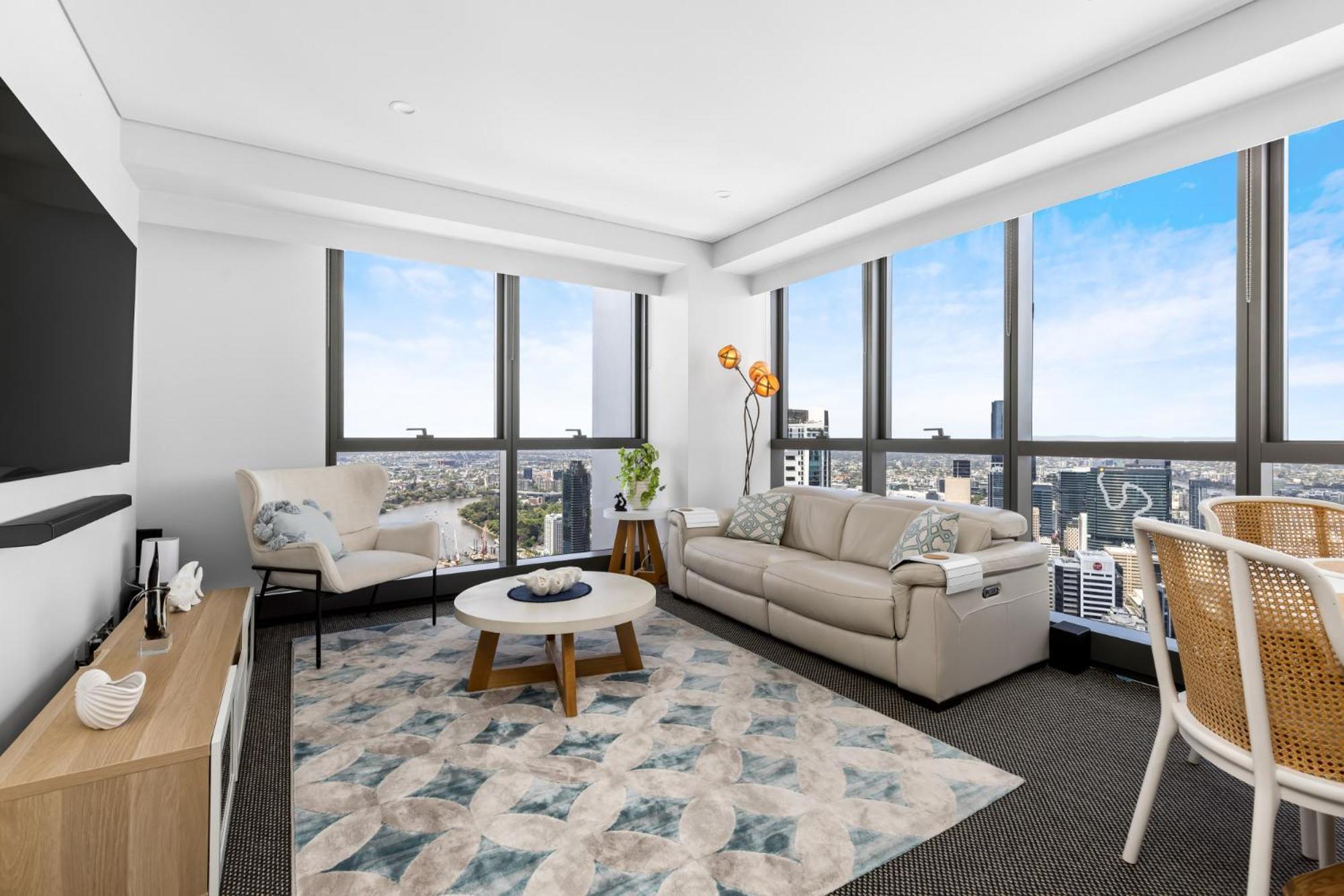 Stunning River View 2-bed With Pool, Sauna And Gym *