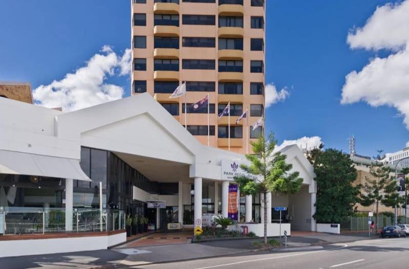 Ct&mountain View On High Level Riverfont Carpark Apartment Brisbane