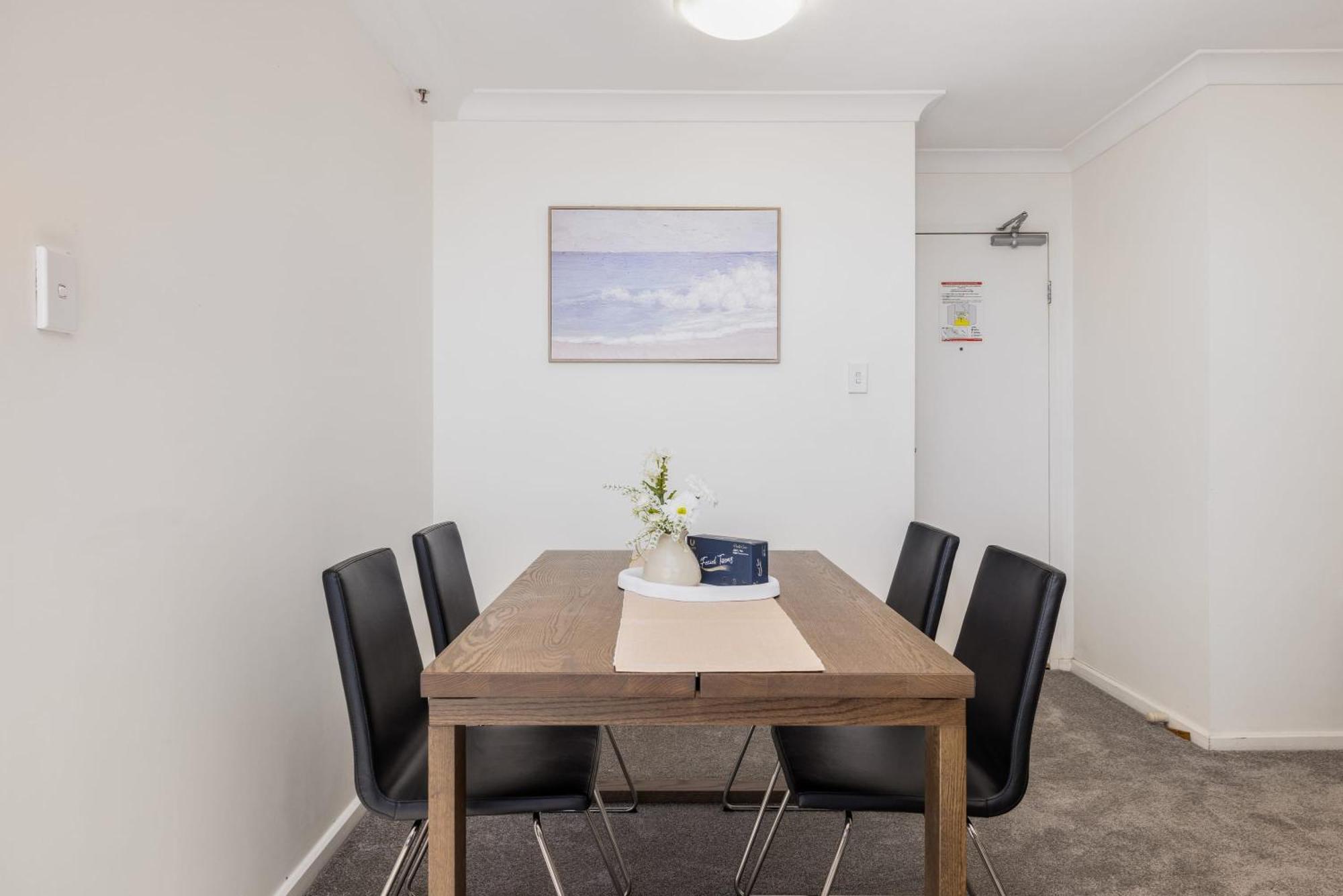 Apartment Ct&mountain View On High Level Riverfont Carpark Brisbane