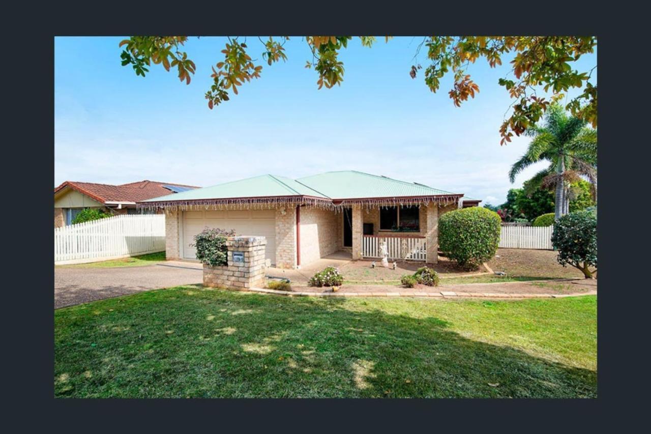 Holiday home Carindale Family Home/close To Westfield & Highway