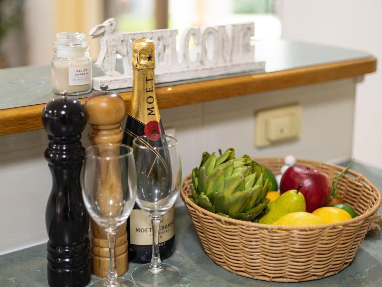 Holiday home Carindale Family Home/close To Westfield & Highway *