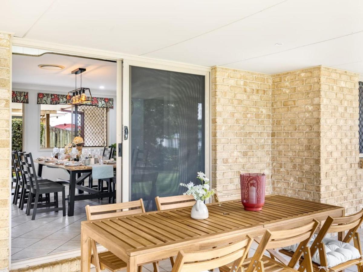 Holiday home Carindale Family Home/close To Westfield & Highway *