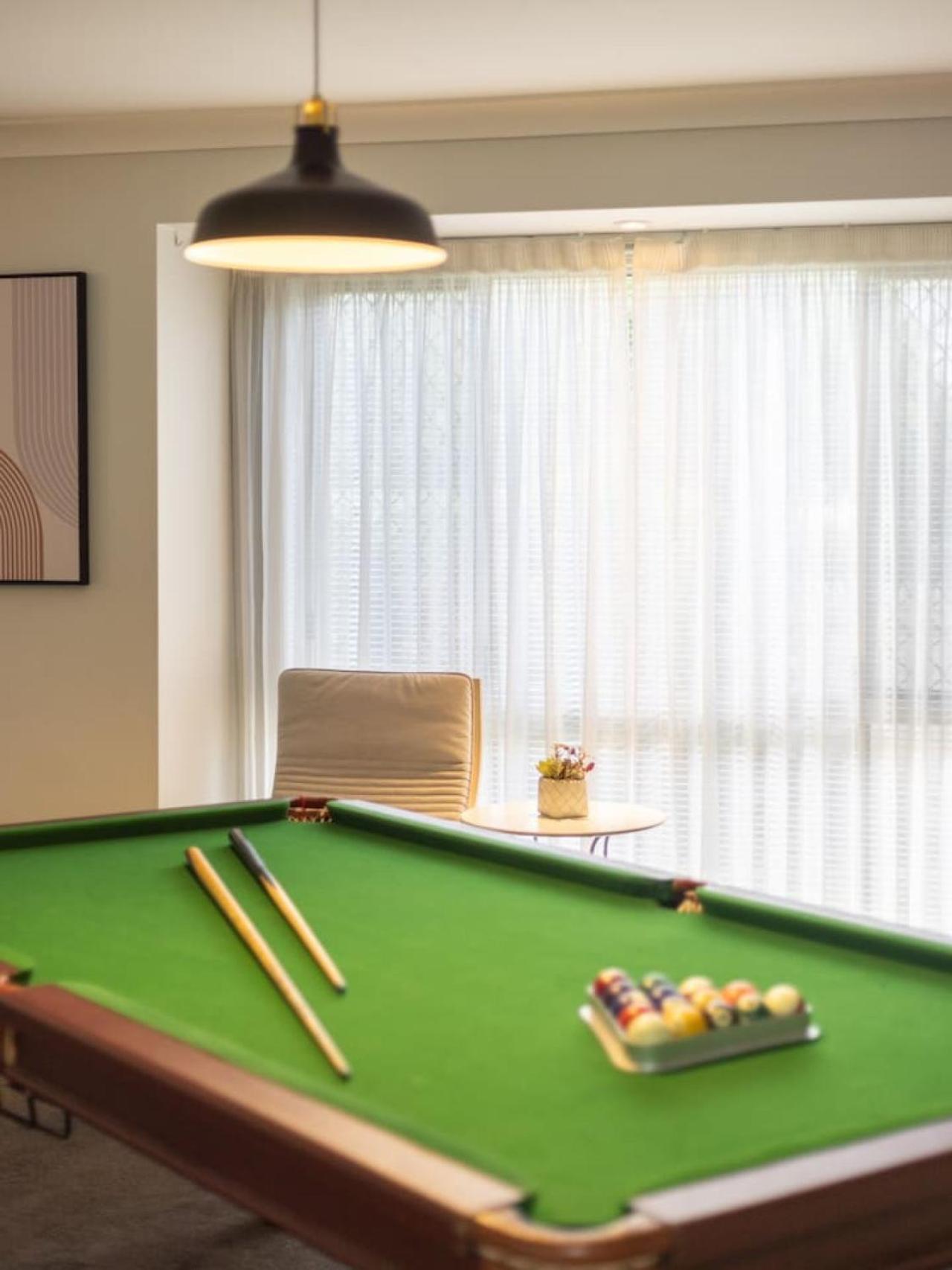 Carindale Family Home/close To Westfield & Highway Holiday home