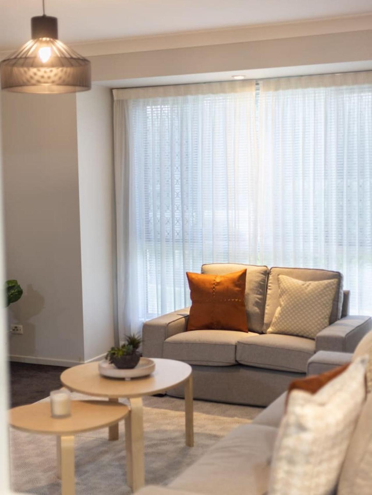 Carindale Family Home/close To Westfield & Highway