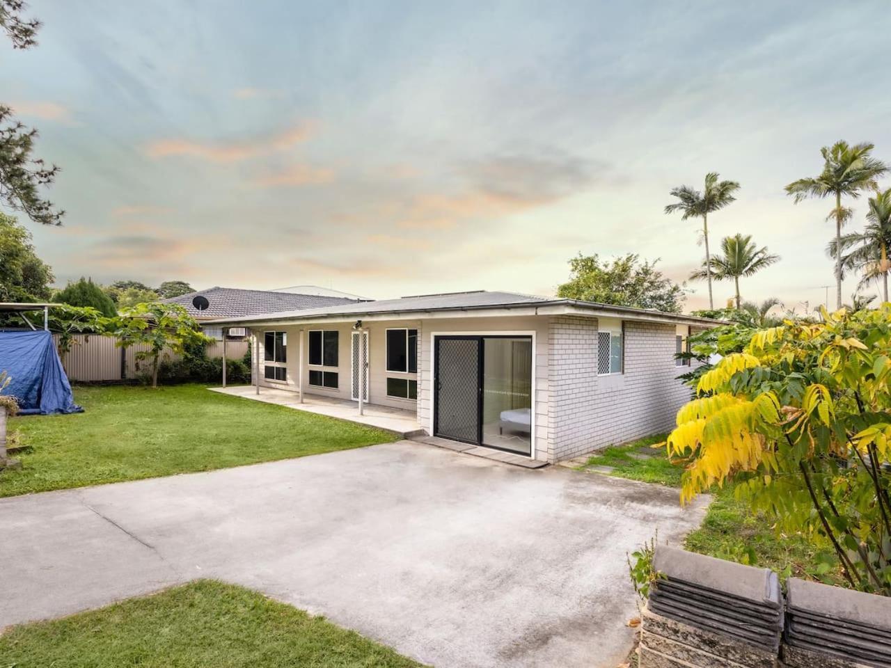 5 Mins To Mall Convenient 4br At Sunnybank Brisbane