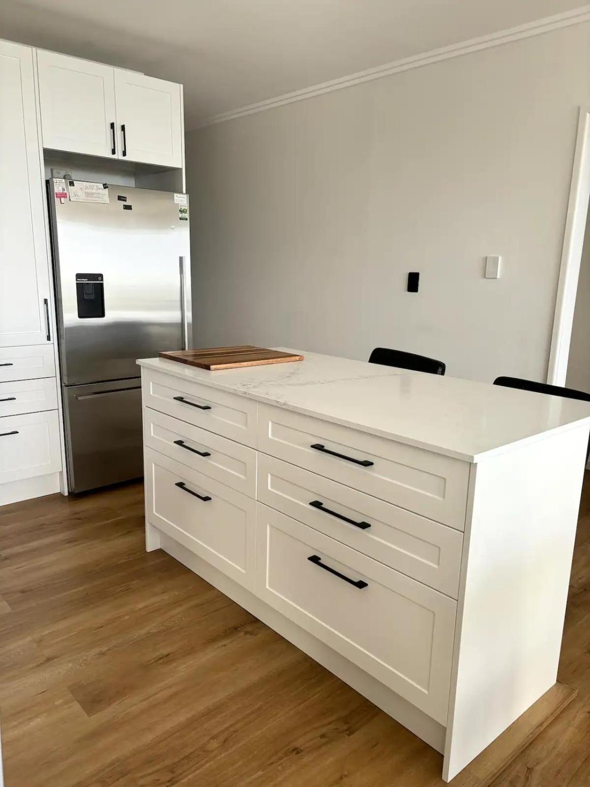 The Summit - Spacious 9th Floor Apartment