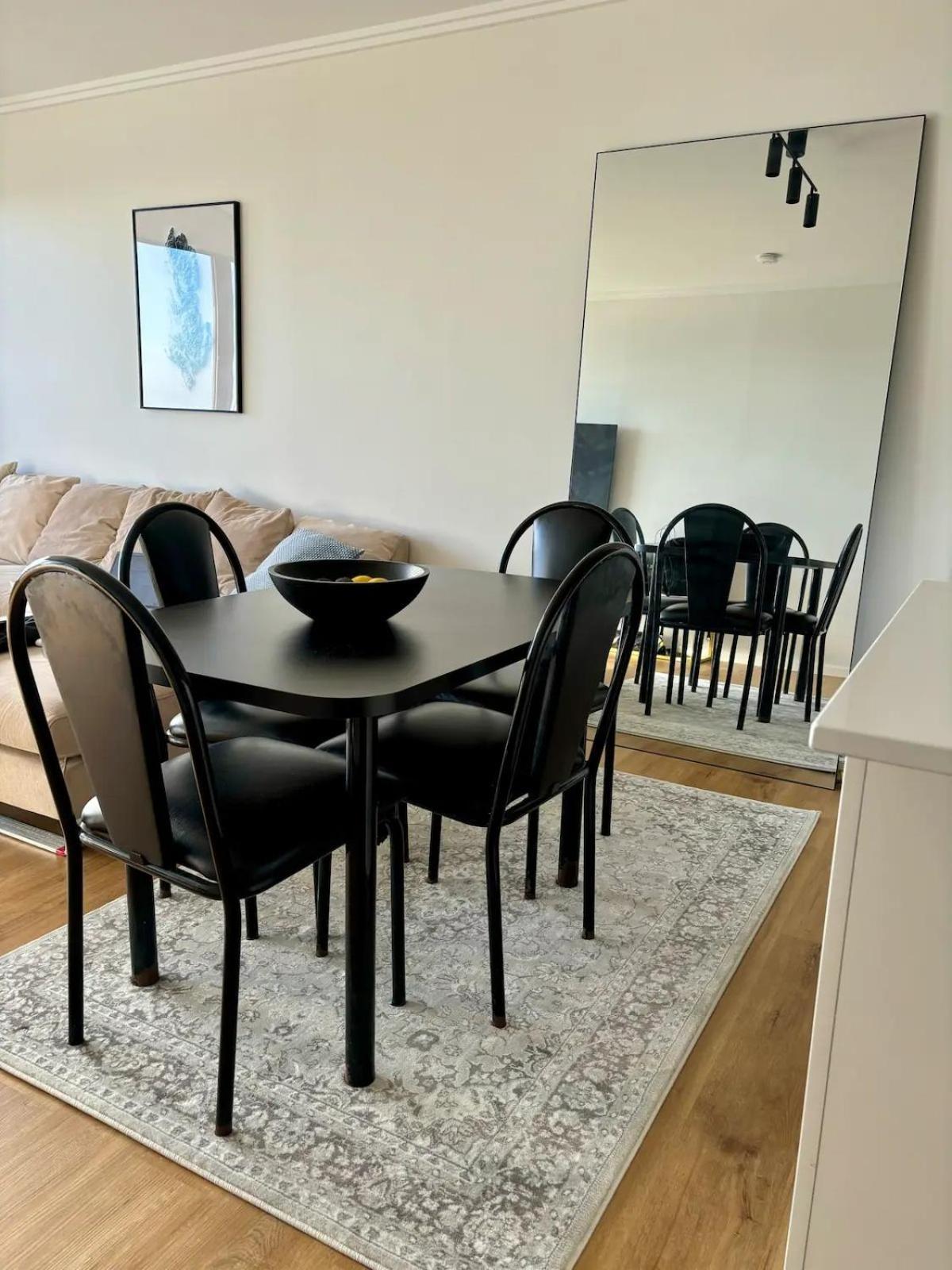 The Summit - Spacious 9th Floor Apartment