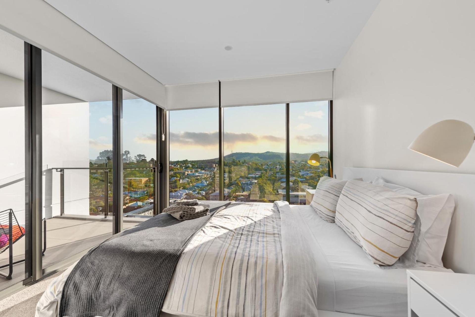 Captivating Convenience 1bed 1bath 1car Views Apartment Brisbane