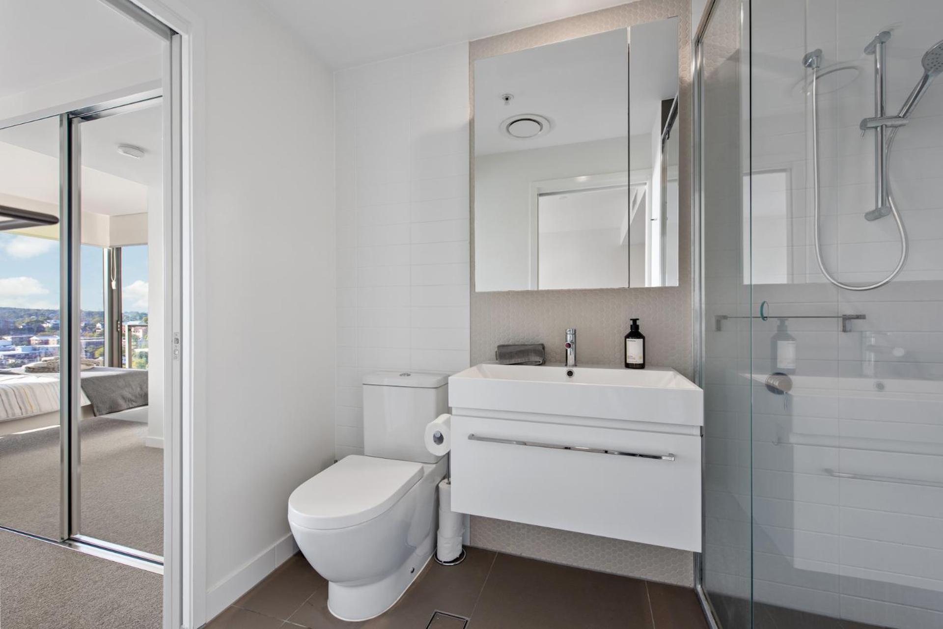 Apartment Captivating Convenience 1bed 1bath 1car Views Brisbane