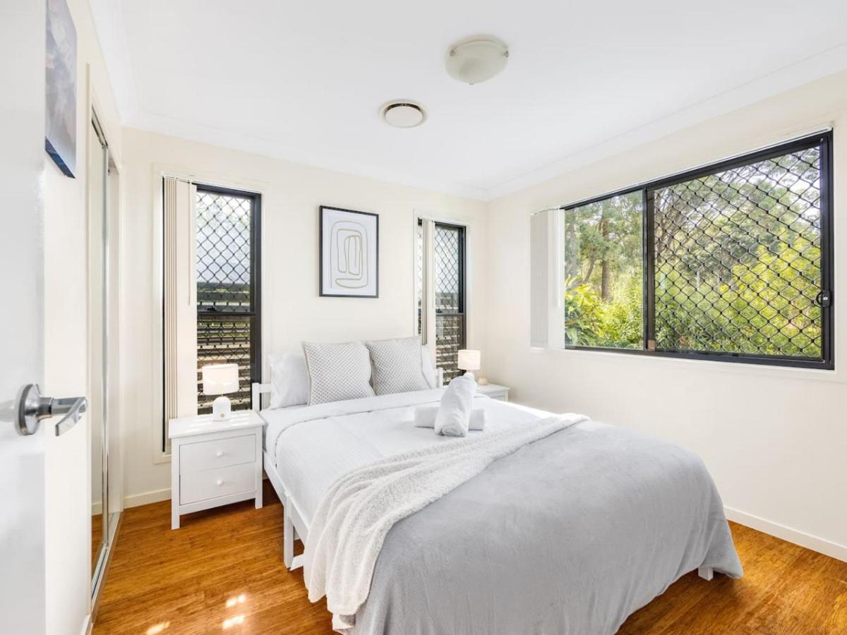 3bd Townhouse Close To Shops, Transport With Carpark Holiday home Brisbane