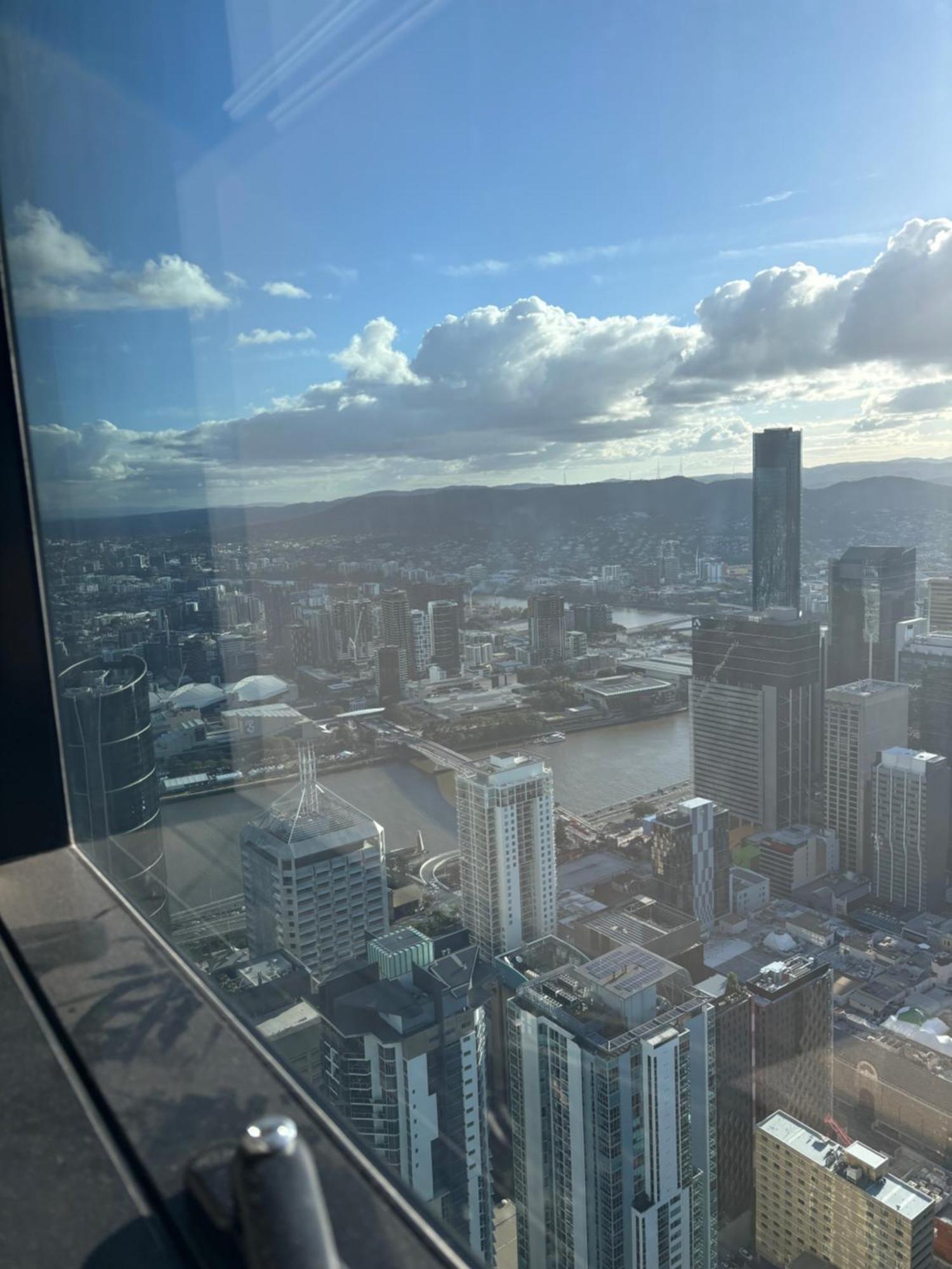 Apartment Sky Tower High Level